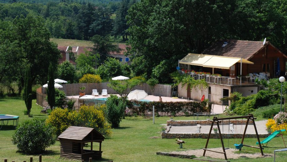 Camping La Truffière (SaintCirqLapopie) Campingzuidfrankrijk.nl