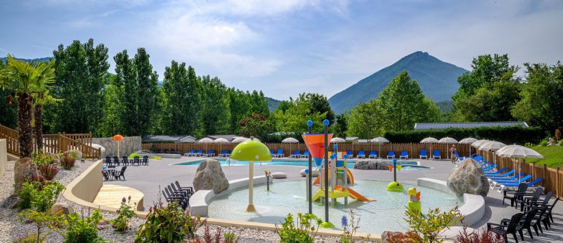 Camping Terra Verdon in Castellane is een middelgrote camping met zwembad gelegen in de bergen in het departement Alpes-de-Haute-Provence. 