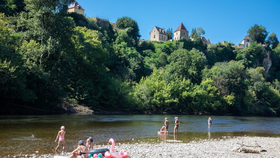 Camping Le Rocher de la Cave Charmecamping.nl