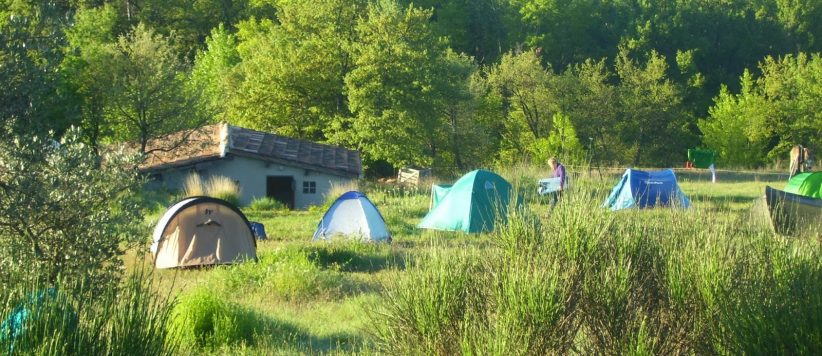 Camping à la Ferme Roumavagi is een kleine boerderijcamping in Vauculse (Provence-Alpes-Côte d'Azur). Groen, rustig kamperen in Zuid-Frankrijk bij de boer.