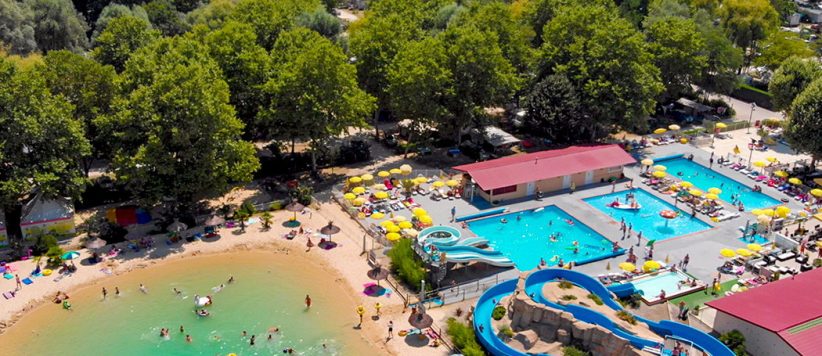 Fraai gelegen gezinscamping in de Drôme Provençale, Zuid-Frankrijk, met een heerlijk zwembad en animatie voor jong en oud.
