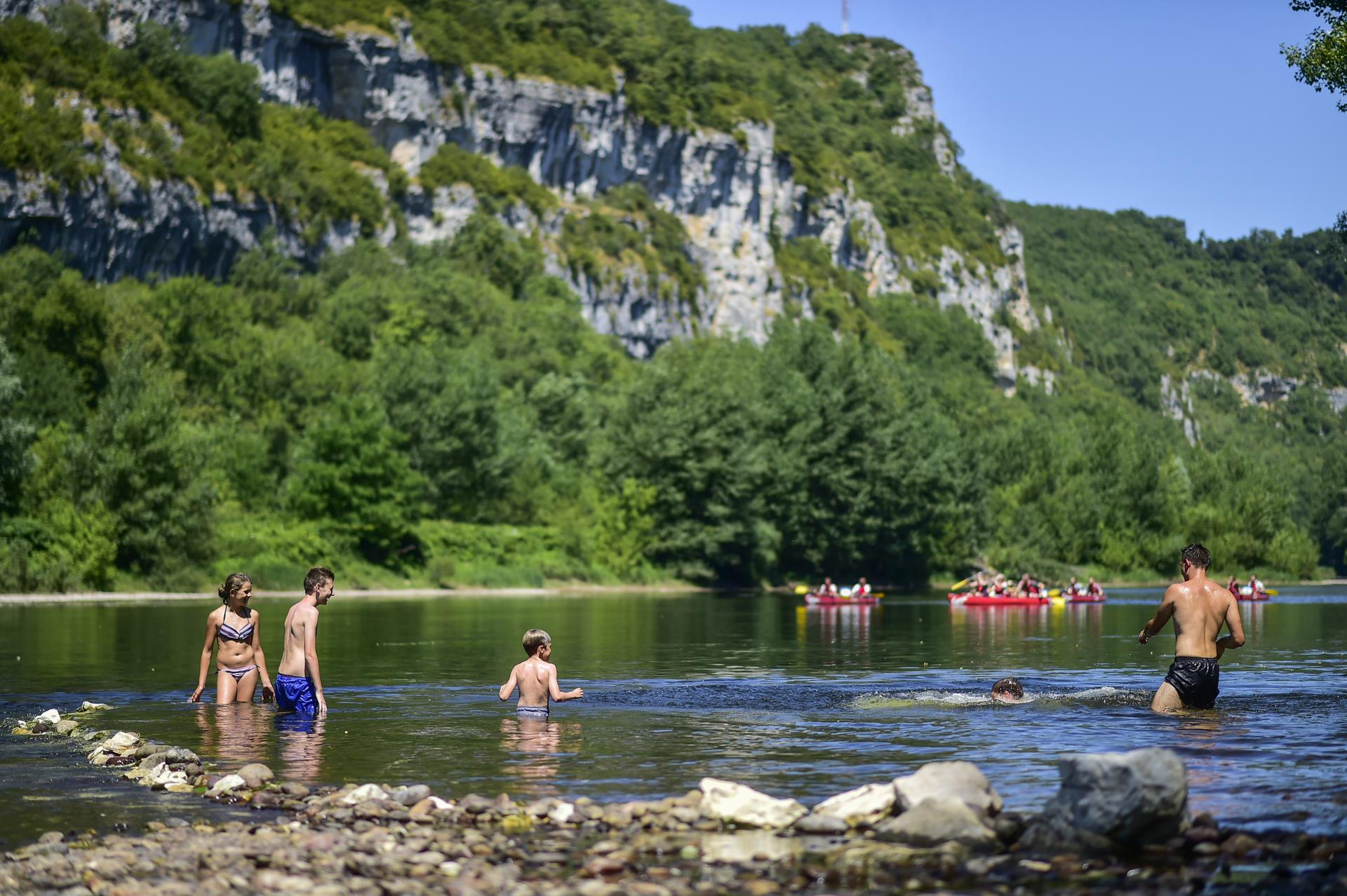 Camping La Rivière in Lacave (Lot, Midi-Pyrénées)