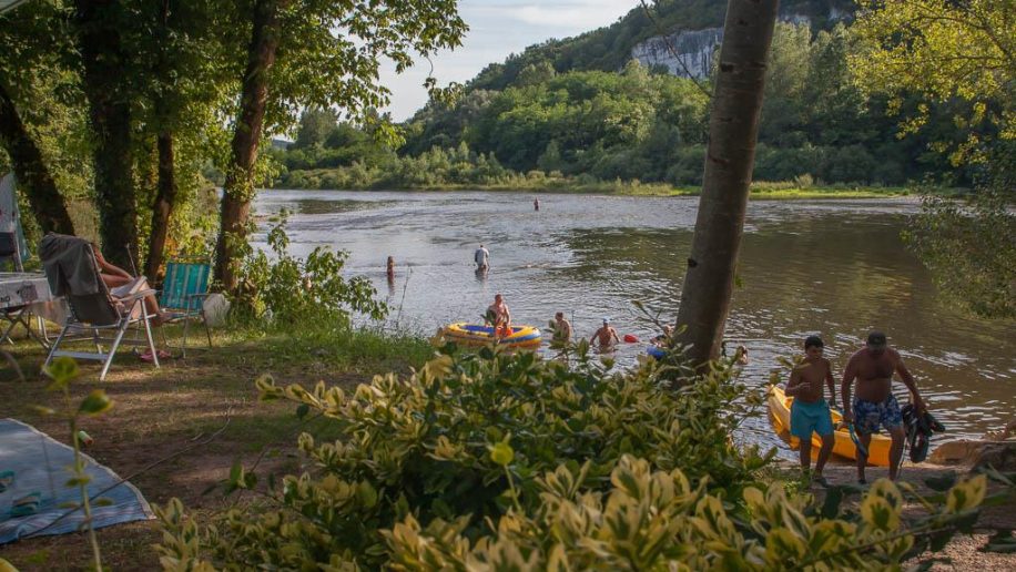 Camping La Rivière (Lot) - Campingzuidfrankrijk.nl
