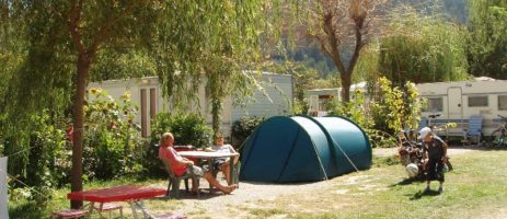 Camping Les Lavandes in Castellane is een rustige, kleinschalige familiecamping in de Haute Provence. Een camping waar rust en ontspanning zijn verzekerd.