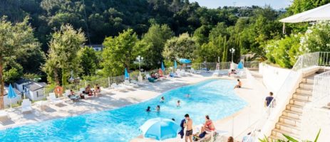 Camping Green Park is een 4-sterren familiecamping met zwembad en Kids Club bij Cagnes-sur-Mer in een groene oase op een steenworp afstand van de kust.