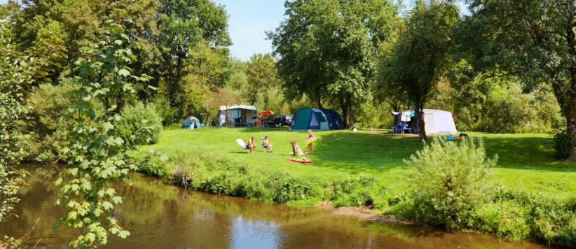 Camping de Chênefleur in Tintigny ist ein Charme Camping mit Schwimmbad in Luxemburg Wallonië am ein fluss.
