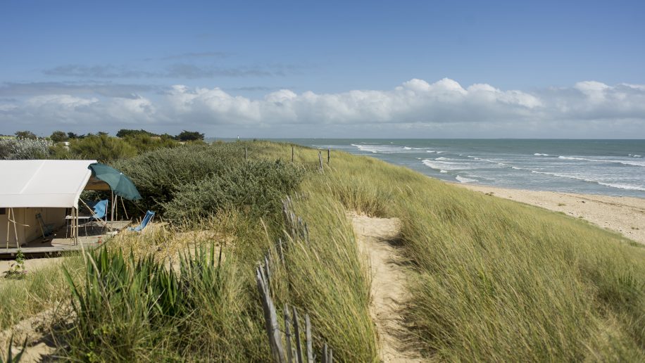 Camping Huttopia C te Sauvage le De R Campingfrankrijk eu camping-huttopia-c-te-sauvage-le-de-r-campingfrankrijk-eu