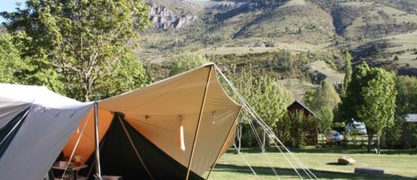 Camping La Cascade is een kleine natuurcamping in Zuid-Frankrijk gelegen aan de rivier de Jonte, op 3 km van Meyrueis in Lozère in de regio Occitanië.