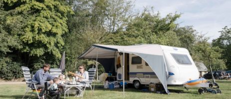 Camping Huttopia Calvados - Normandie in Moyaux is een natuurcamping in Normandië gelegen op het platteland in het departement Calvados.
