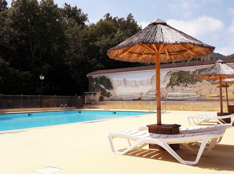 Camping La Plage (Saint-André-de-Roquepertuis) - Natuurcamping.nl