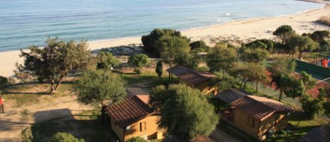 Villagio Camping Capo Ferrato in Muravera op Sardinië is een charmecamping in Italië aan zee met uitzicht op de kust van Costa Rei.
