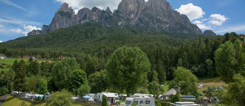Camping Seiser Alm in Zuid-Tirol is een charme camping in met zwembad in de Dolomieten in de regio Trentino-Zuid Tirol. 