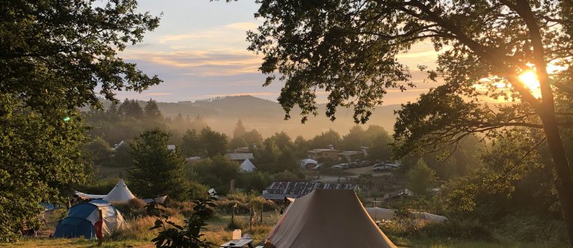 Junora, Camping & Glamping in Eymoutiers ist ein Charme Eco-Camping mit Schwimmbad in Haute-Vienne, Limousin.