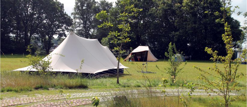 Kamperen in Drenthe bij Camping Tikvah is kamperen op een bijzondere familiecamping op de Drentse Hooglanden. Jong en oud geniet hier van een onvergetelijke vakantie.