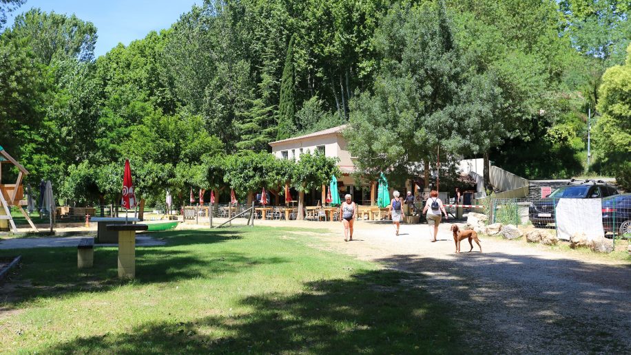 Camping La Plage (Saint-André-de-Roquepertuis) - Natuurcamping.nl