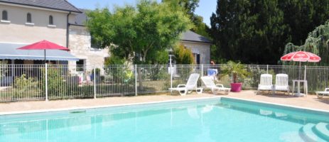 Kleine camping (49 plaatsen) in de Dordogne met een zwembad, ruime plaatsen en stacaravans. Wifi op (bijna) alle plaatsen en honden in overleg toegestaan.