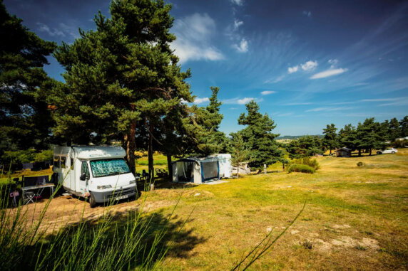 Camping Les Sous Bois du Lac - photo 1