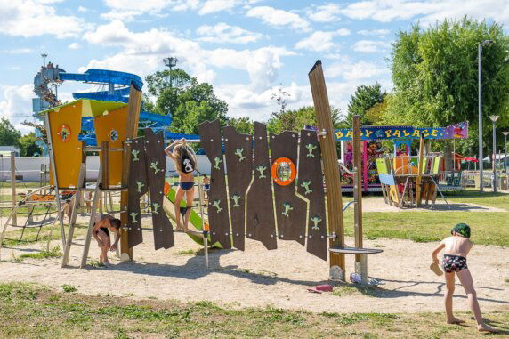 Camping et Base de loisirs La Plaine Tonique - photo 11