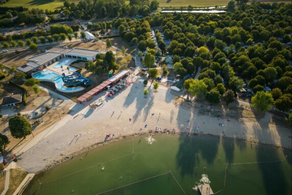 Camping et Base de loisirs La Plaine Tonique - photo 1