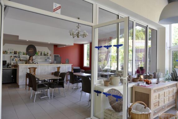 Photo 12