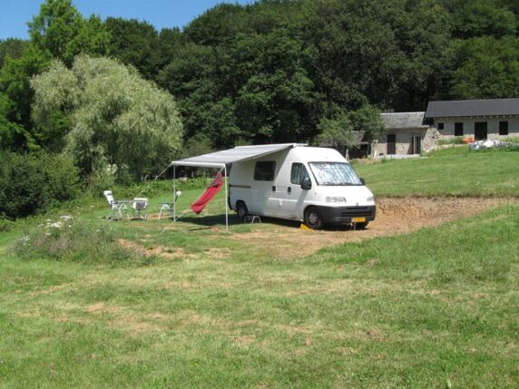 Camping Château de Satenot - photo 2