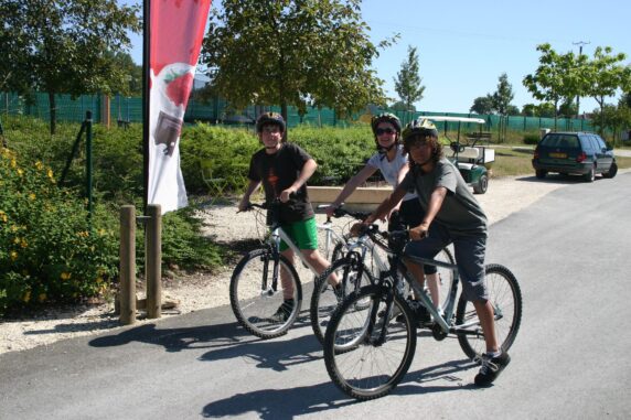 Camping Les Coteaux Du Lac - photo 10