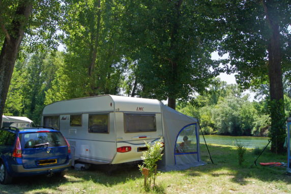 Camping La Plage (Saint-André-de-Roquepertuis) - photo 2