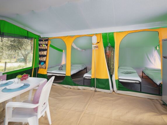Camping Le Val de Bonnal &#8211; Bungalowtent Jura - photo 3