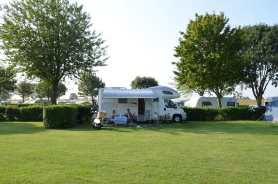 Camping en jachthaven de Meeuw