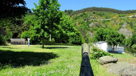 Camping Les Eaux Vives (Saint Bonnet-Laval) - photo 2